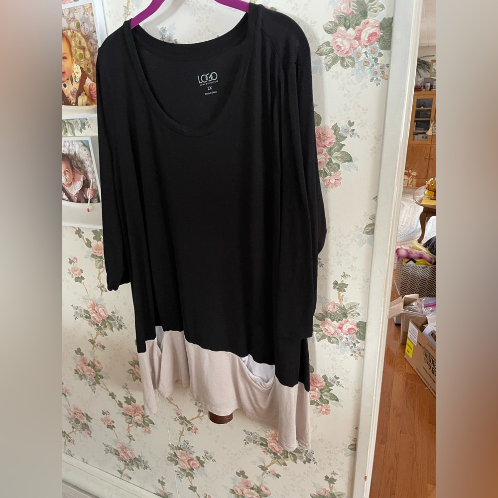 LOGO by Lori Goldstein 2x womens top in black and taupe